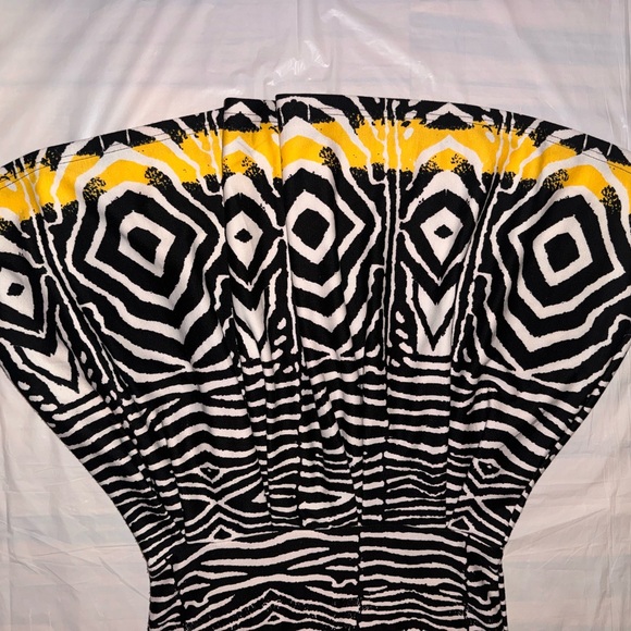 Connection 18 Black and White Mini Dress with Yellow Accents - Picture 4 of 8